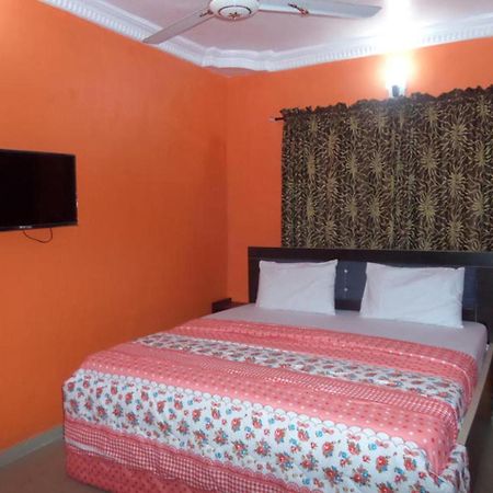 De-Zone Hotel Ikotun Exterior photo