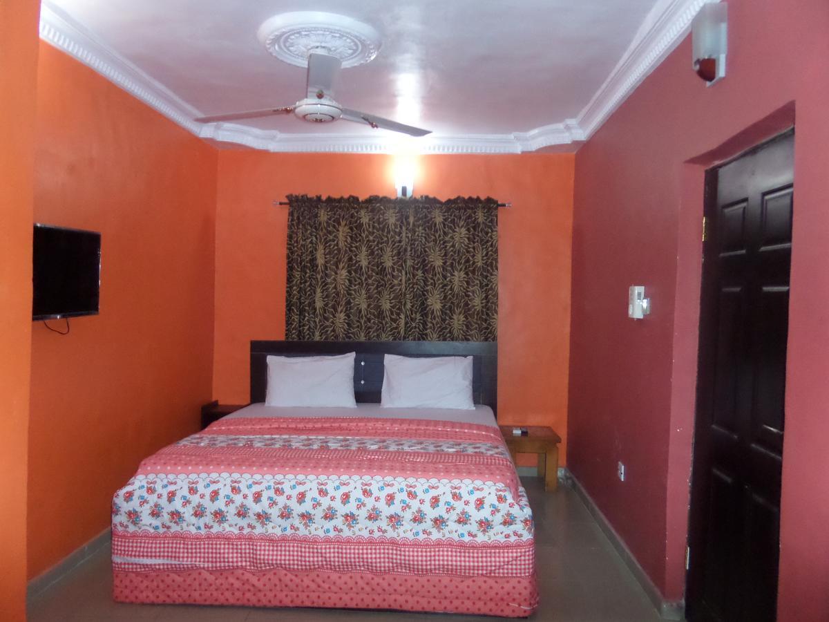 De-Zone Hotel Ikotun Exterior photo