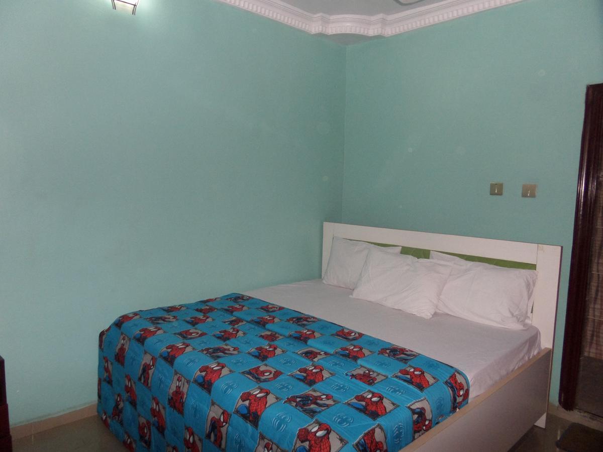 De-Zone Hotel Ikotun Exterior photo