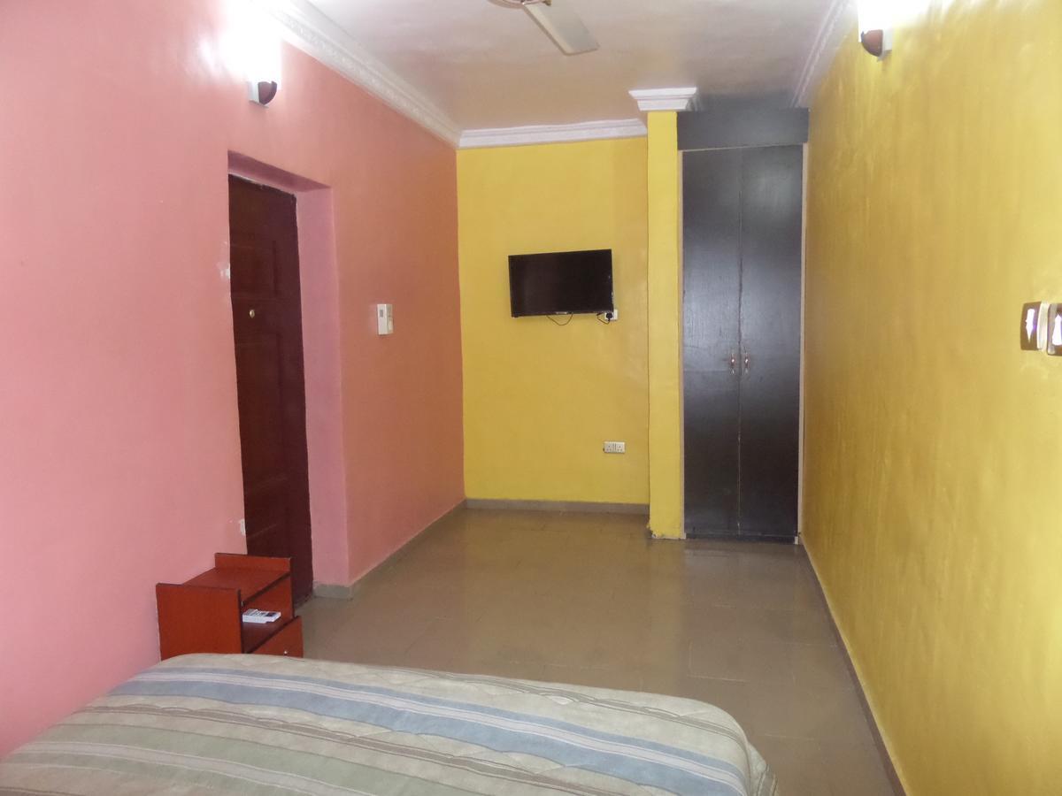 De-Zone Hotel Ikotun Exterior photo